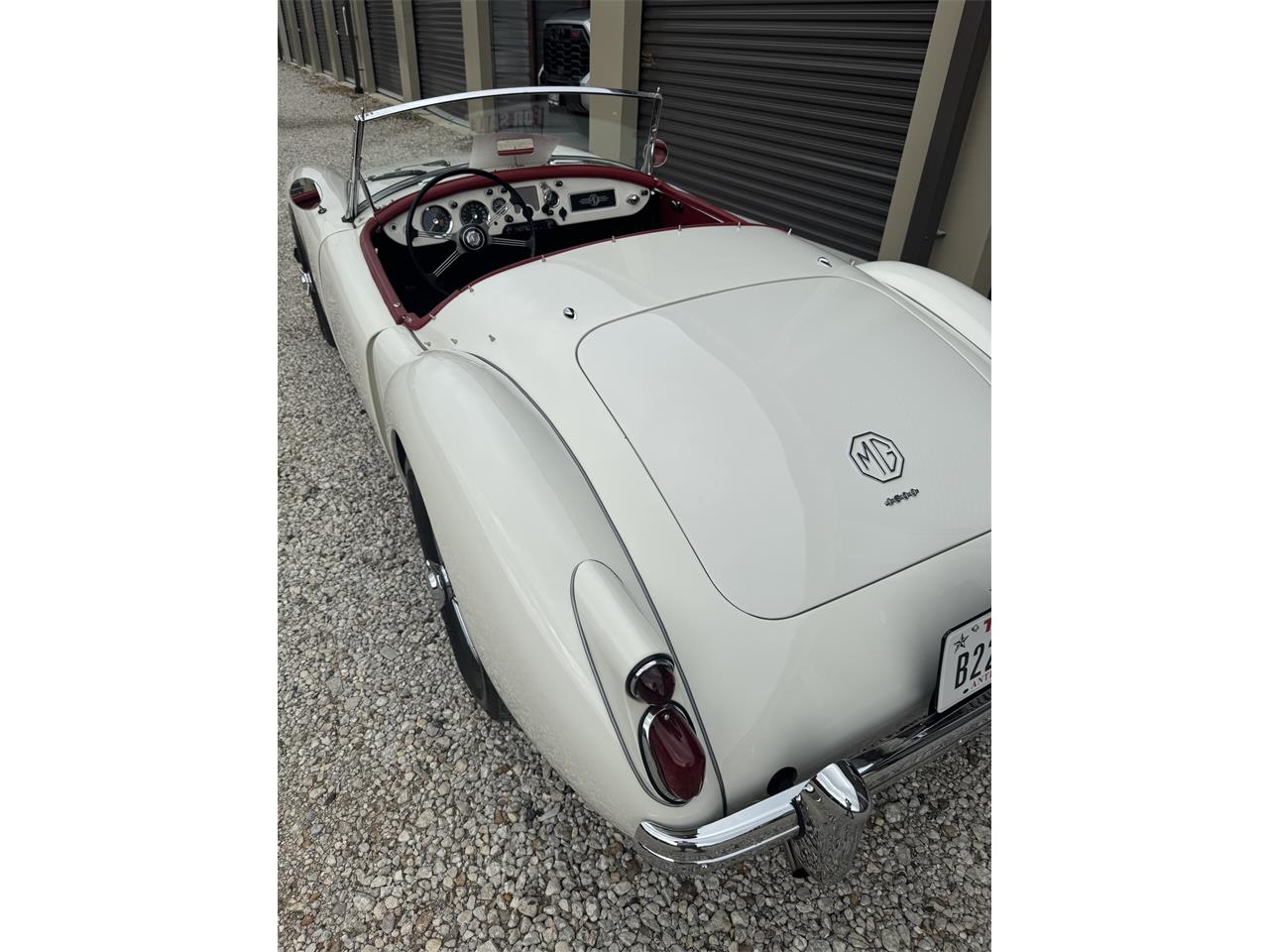 Mg-Mga-1960-White-Red-17