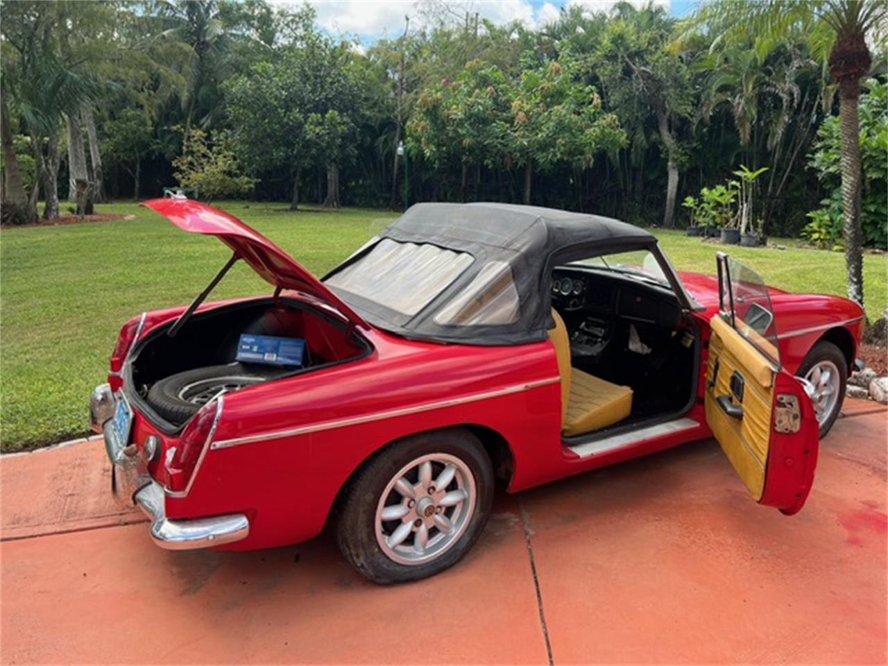 Mg-Mgb-1971-Cherry-Red-Cream-11