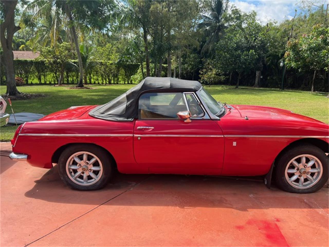Mg-Mgb-1971-Cherry-Red-Cream-14