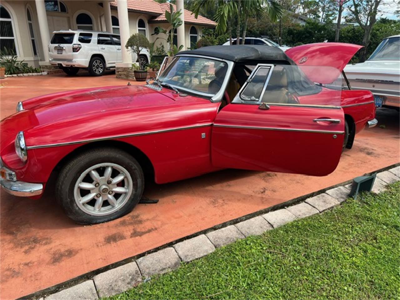 Mg-Mgb-1971-Cherry-Red-Cream-19