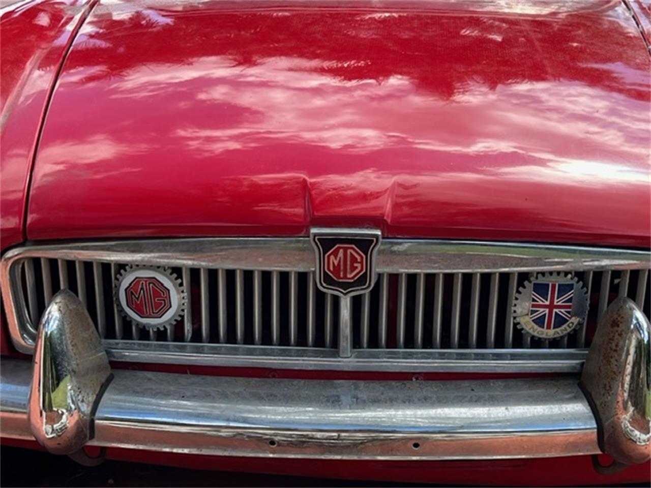 Mg-Mgb-1971-Cherry-Red-Cream-7