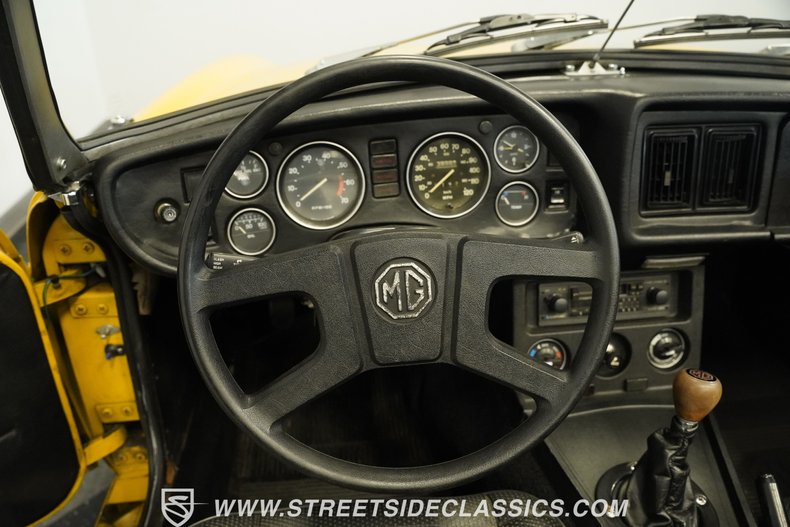 Mg-Mgb-1978-Yellow-Black-47