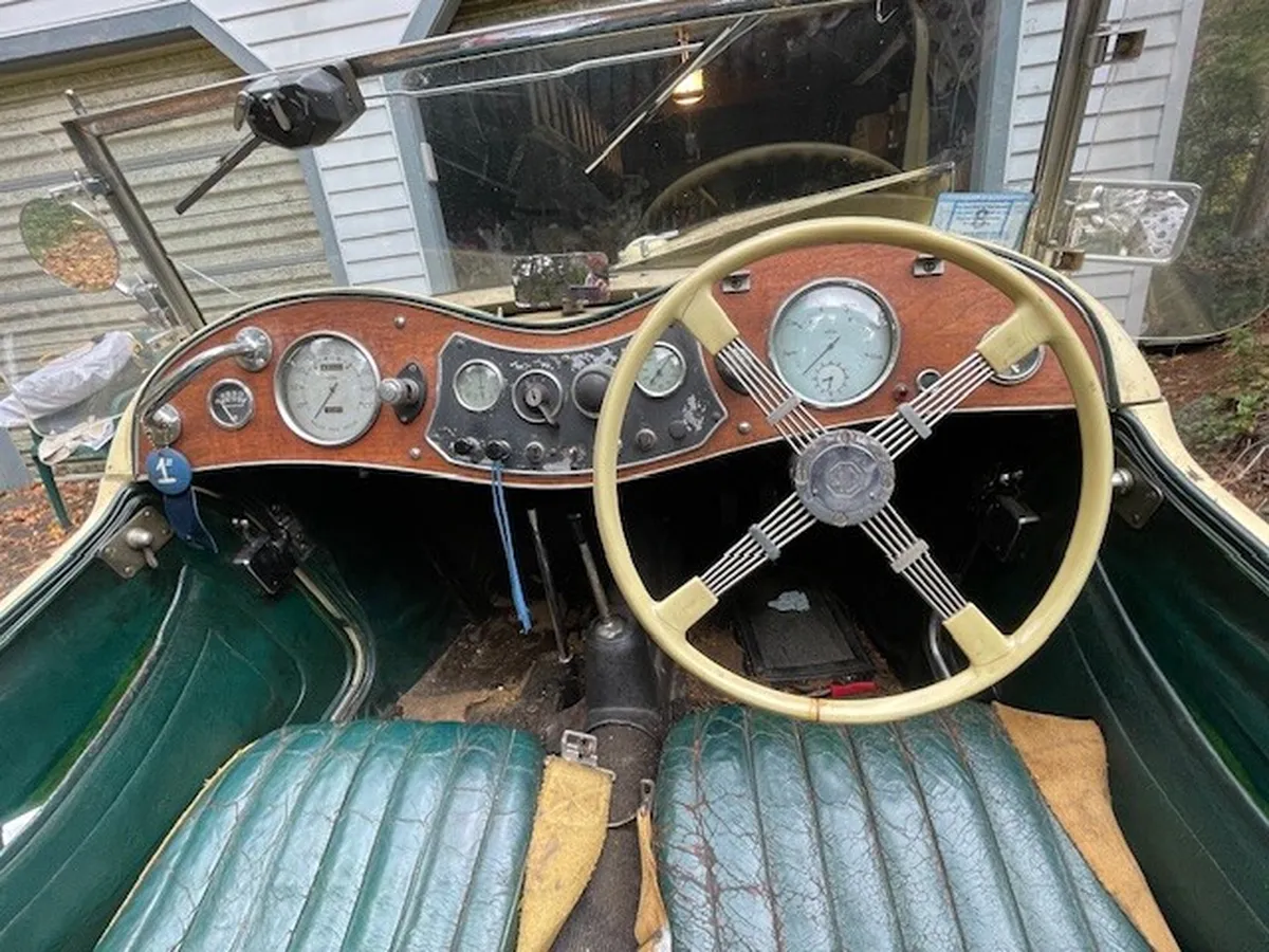 Mg-T-type-1948-Cream-Green-11