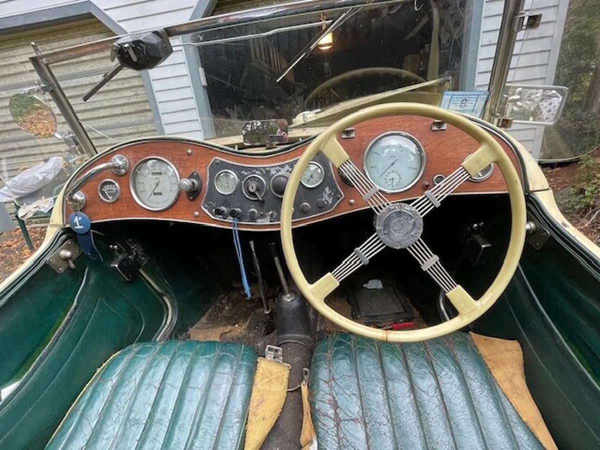 Mg-T-type-1948-Cream-Green-6