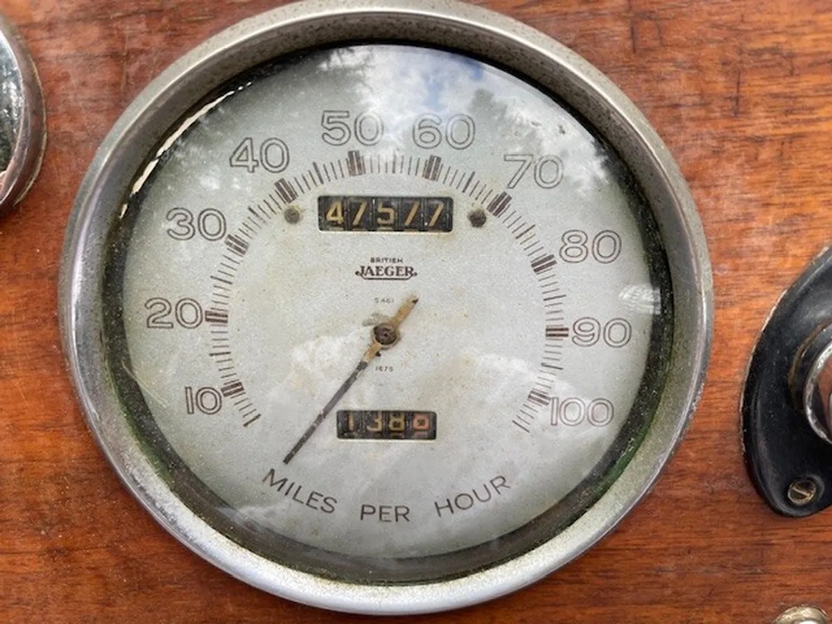 Mg-T-type-1948-Cream-Green-7