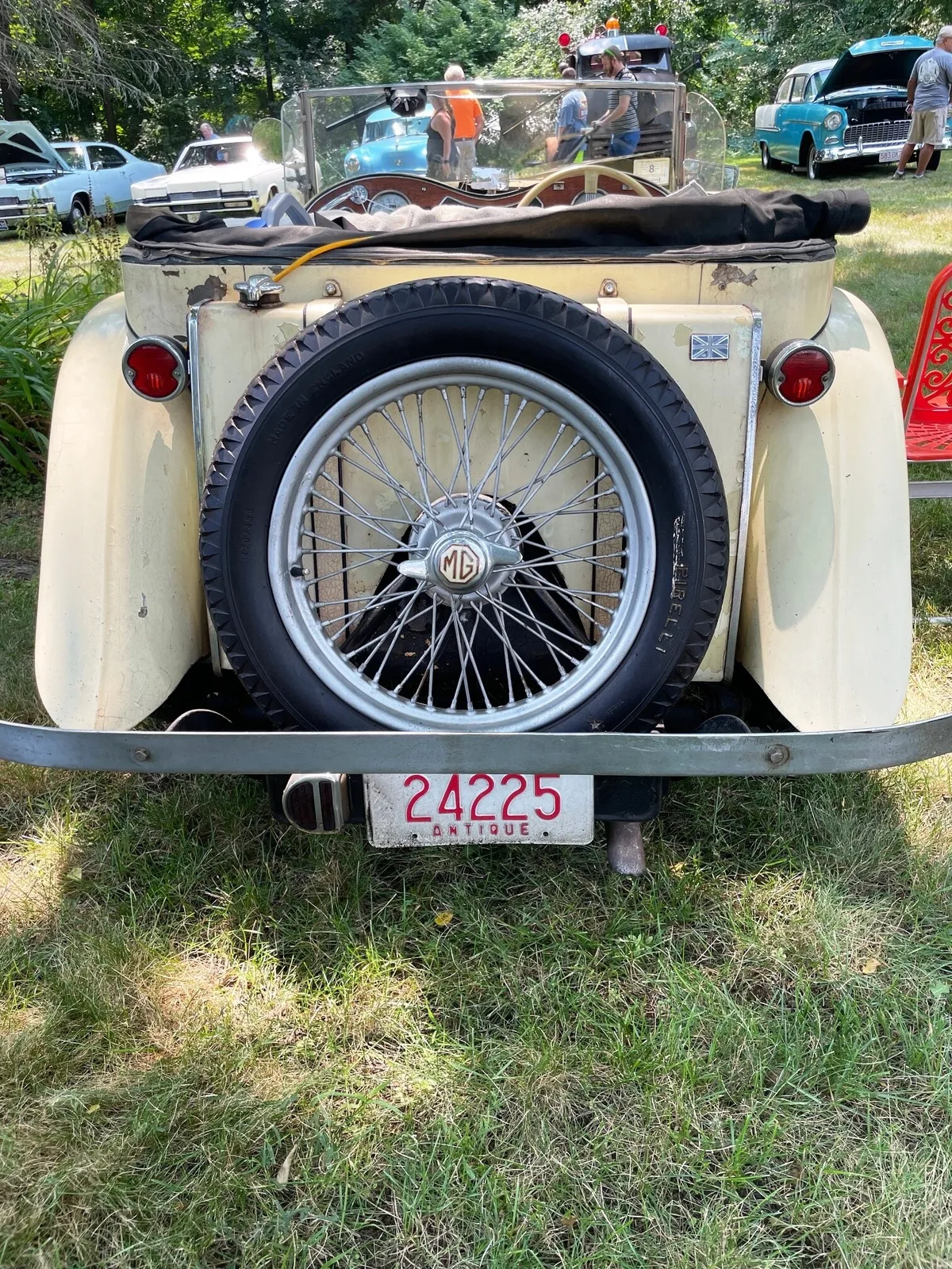 Mg-T-type-1948-Cream-Green