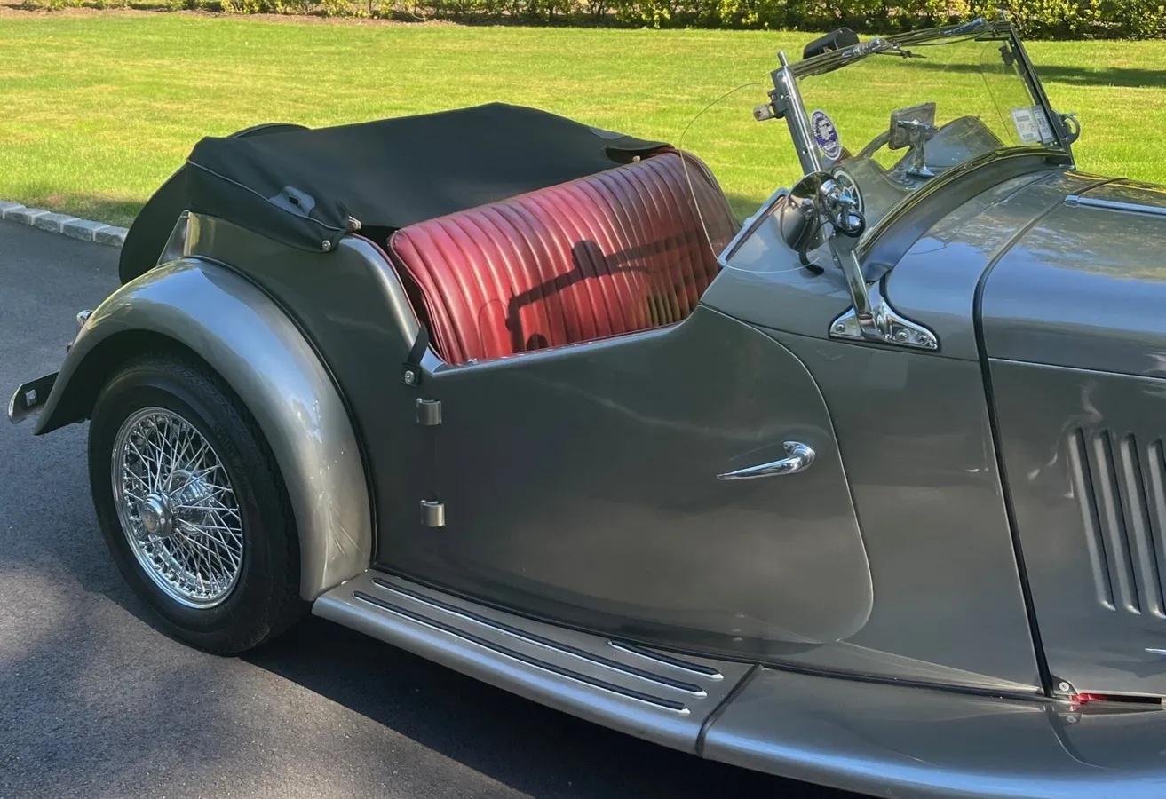 Mg-T-type-1953-Silver-Oxblood-3