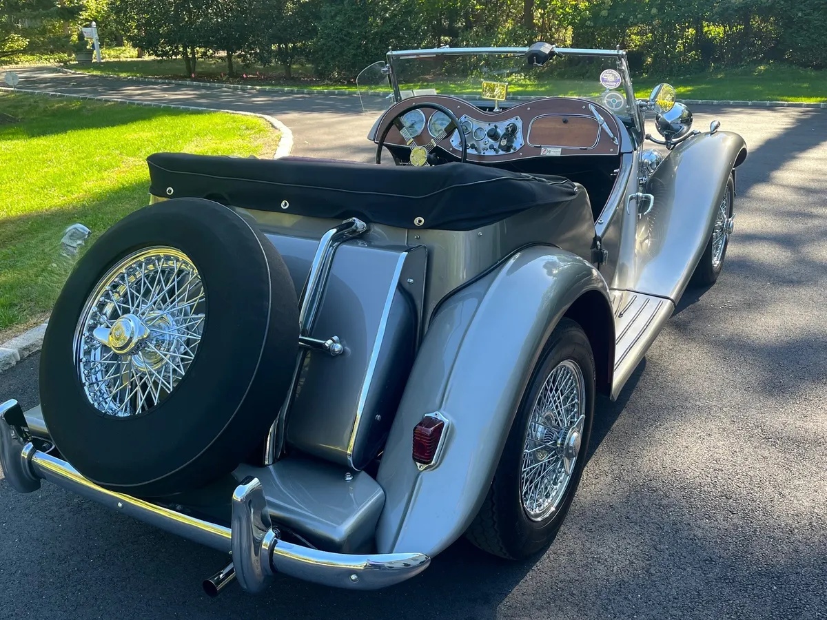 Mg-T-type-1953-Silver-Oxblood-4