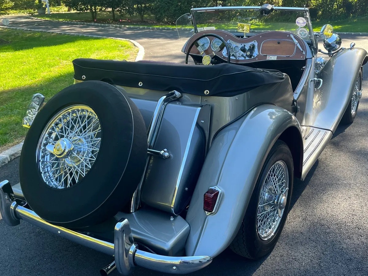Mg-T-type-1953-Silver-Oxblood-6