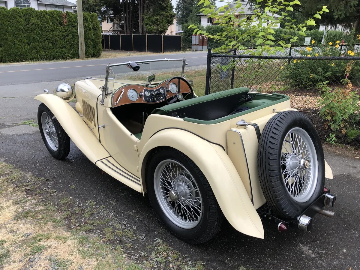 Mg-Tc-1948-Factory-Sequoia-Cream-Green-8