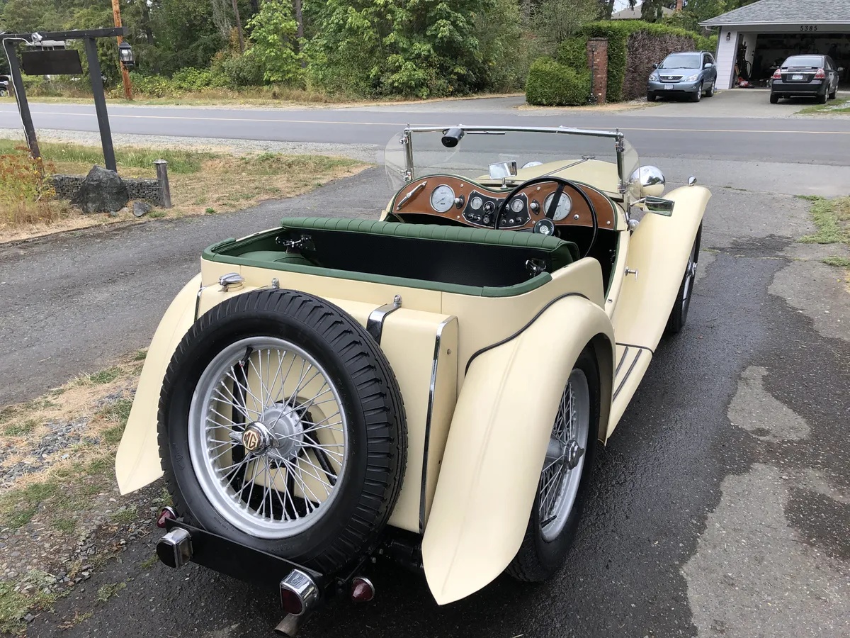 Mg-Tc-1948-Factory-Sequoia-Cream-Green-9