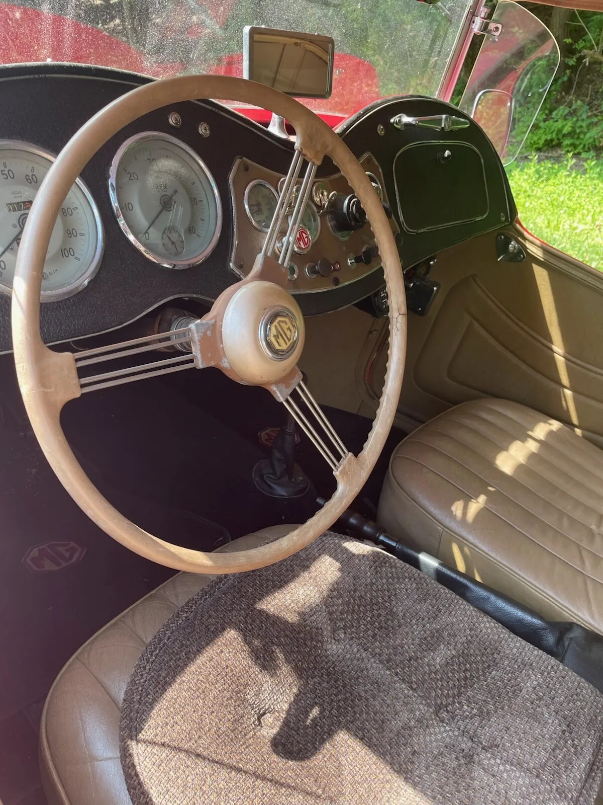 Mg-Td-1953-Red-Tan-3