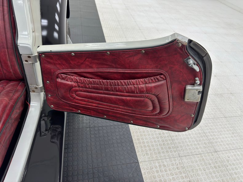 Mg-Td-1981-Gray-Oxblood-2