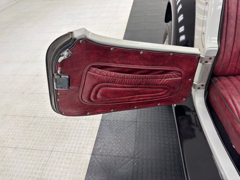 Mg-Td-1981-Gray-Oxblood-28