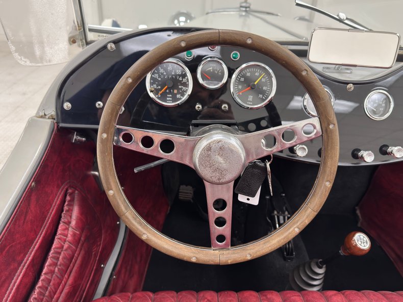 Mg-Td-1981-Gray-Oxblood-36