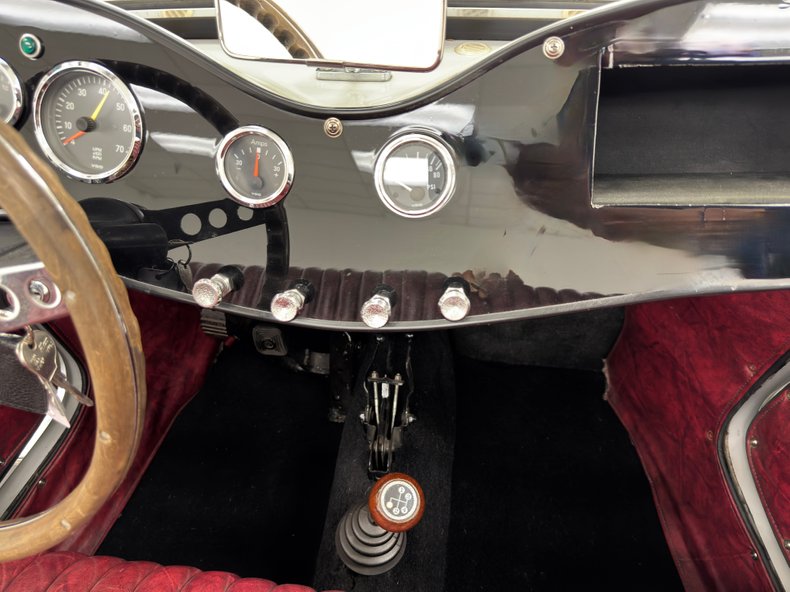Mg-Td-1981-Gray-Oxblood-39