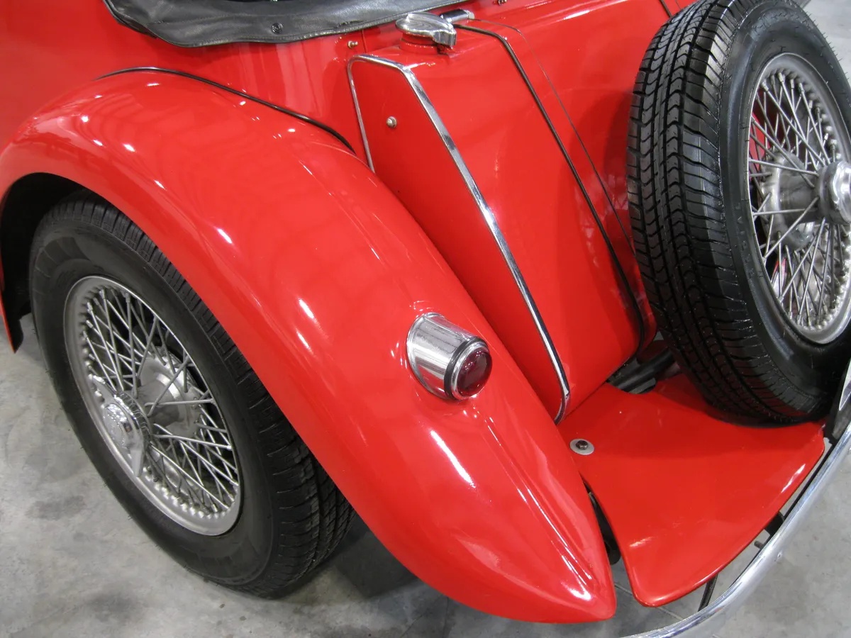 Mg-Tf-1954-Red-Black-11