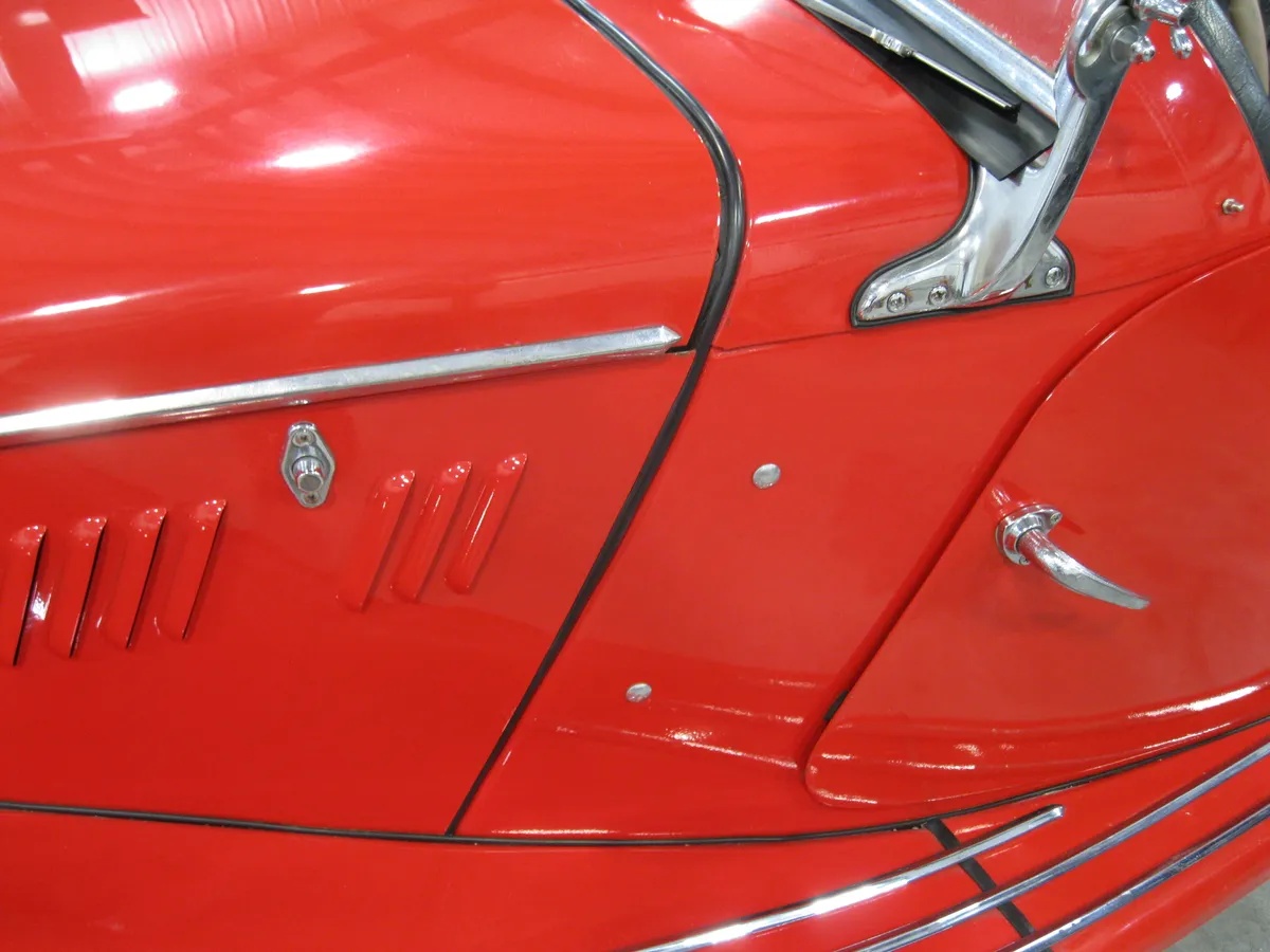 Mg-Tf-1954-Red-Black-14