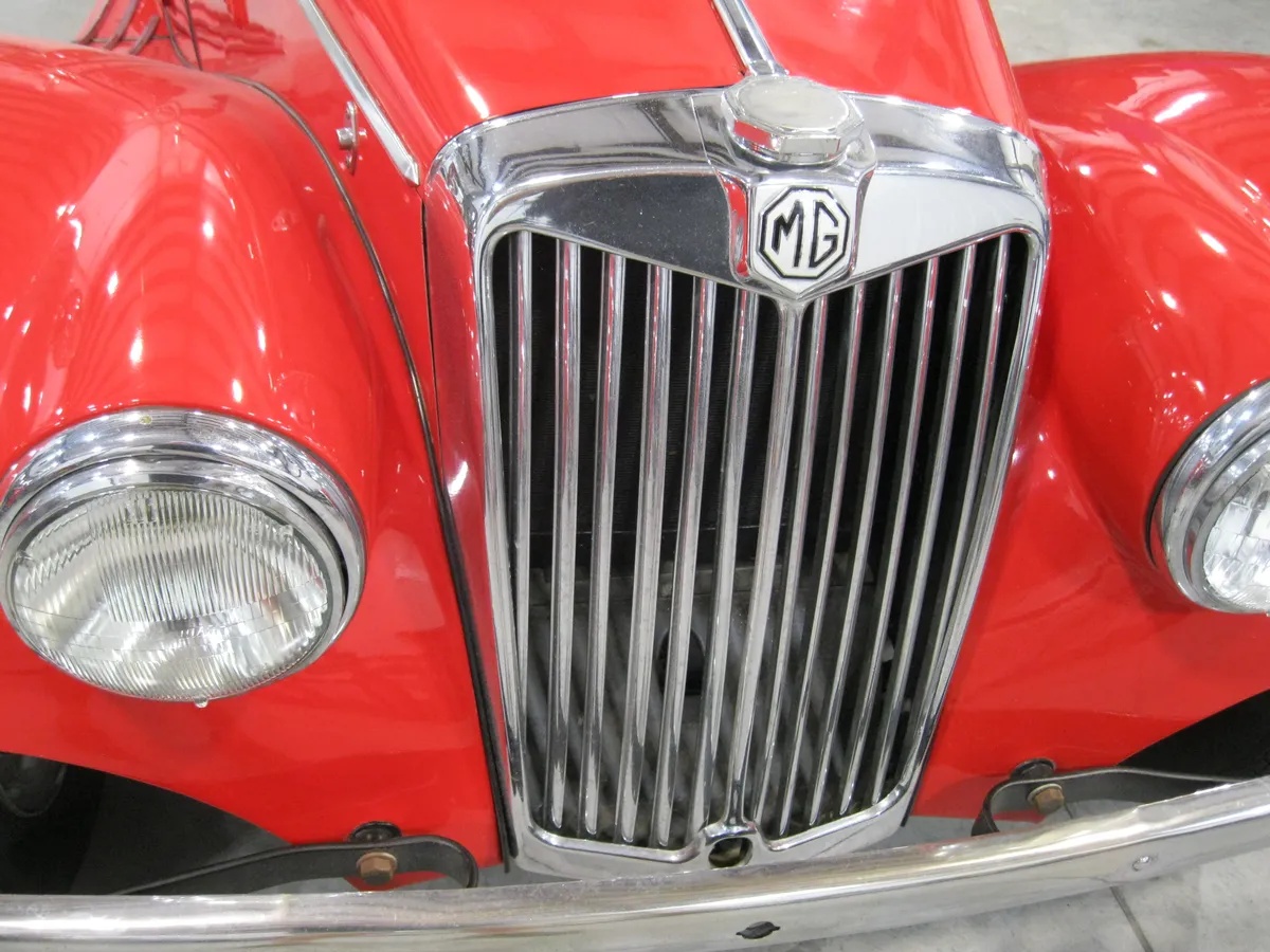 Mg-Tf-1954-Red-Black-17