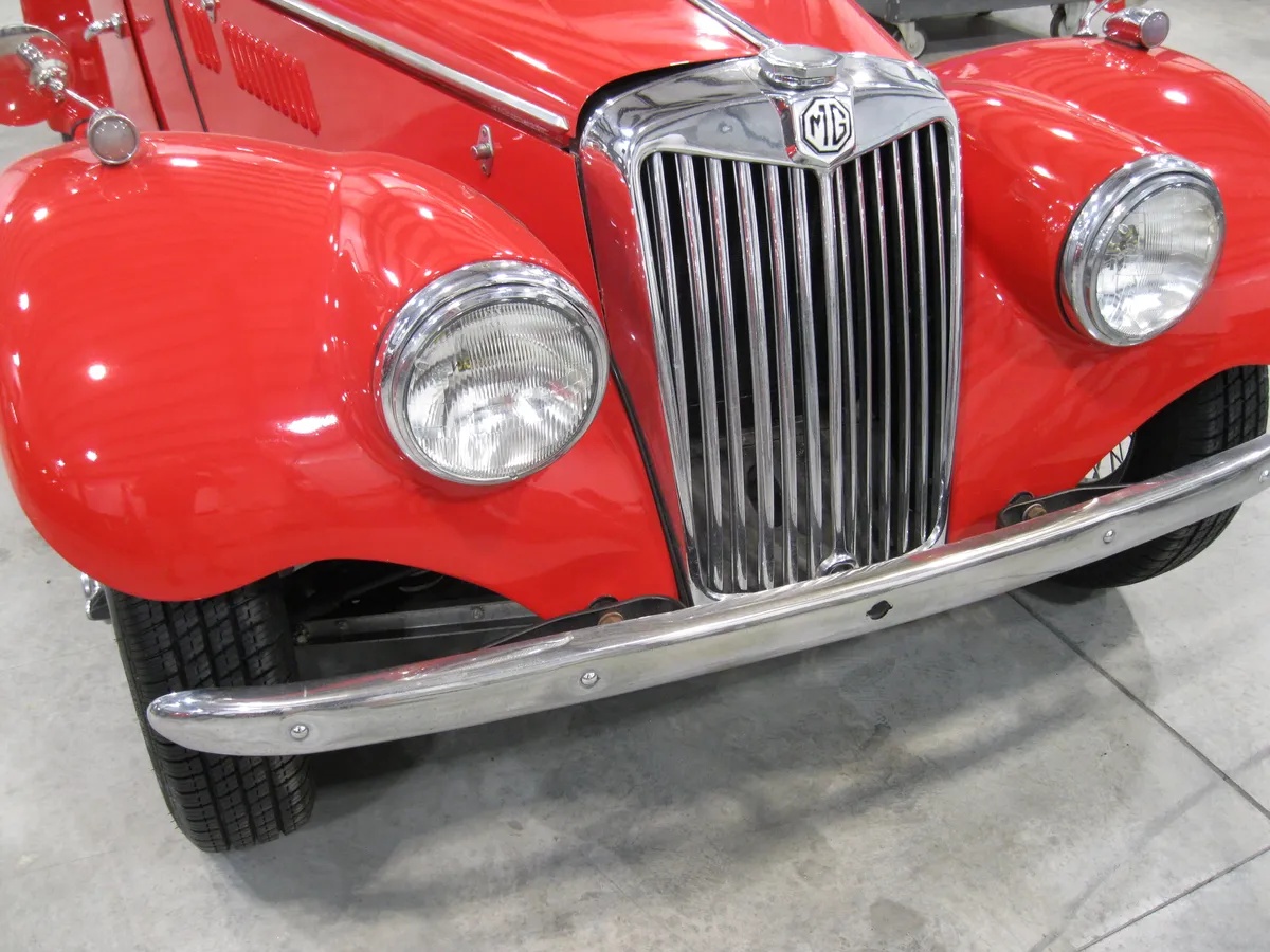 Mg-Tf-1954-Red-Black-19