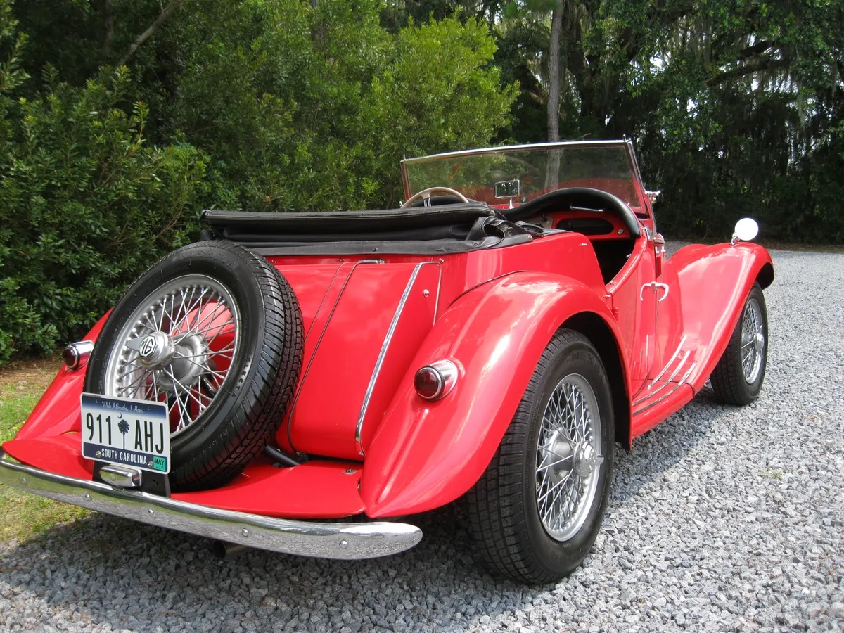 Mg-Tf-1954-Red-Black-6