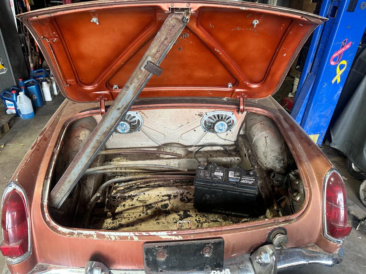 Mg-mgb-1964-brown-2