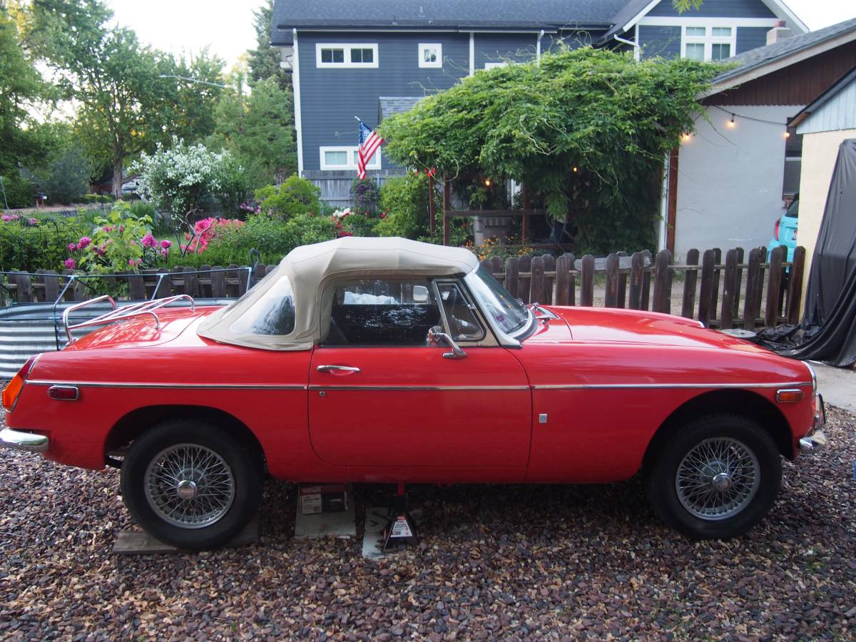 Mg-mgb-1973-orange-1
