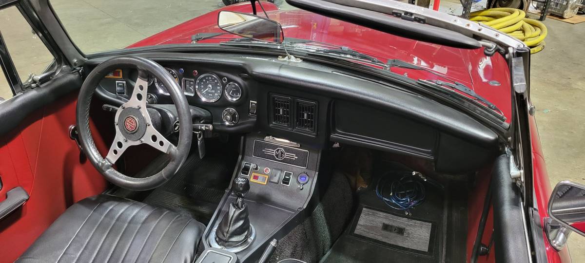 Mg-mgb-1974-red-14