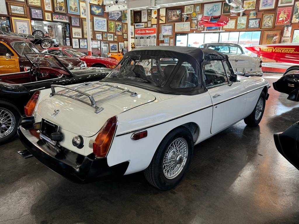 Mg-mgb-mk-iv-roadster-1979-white-45