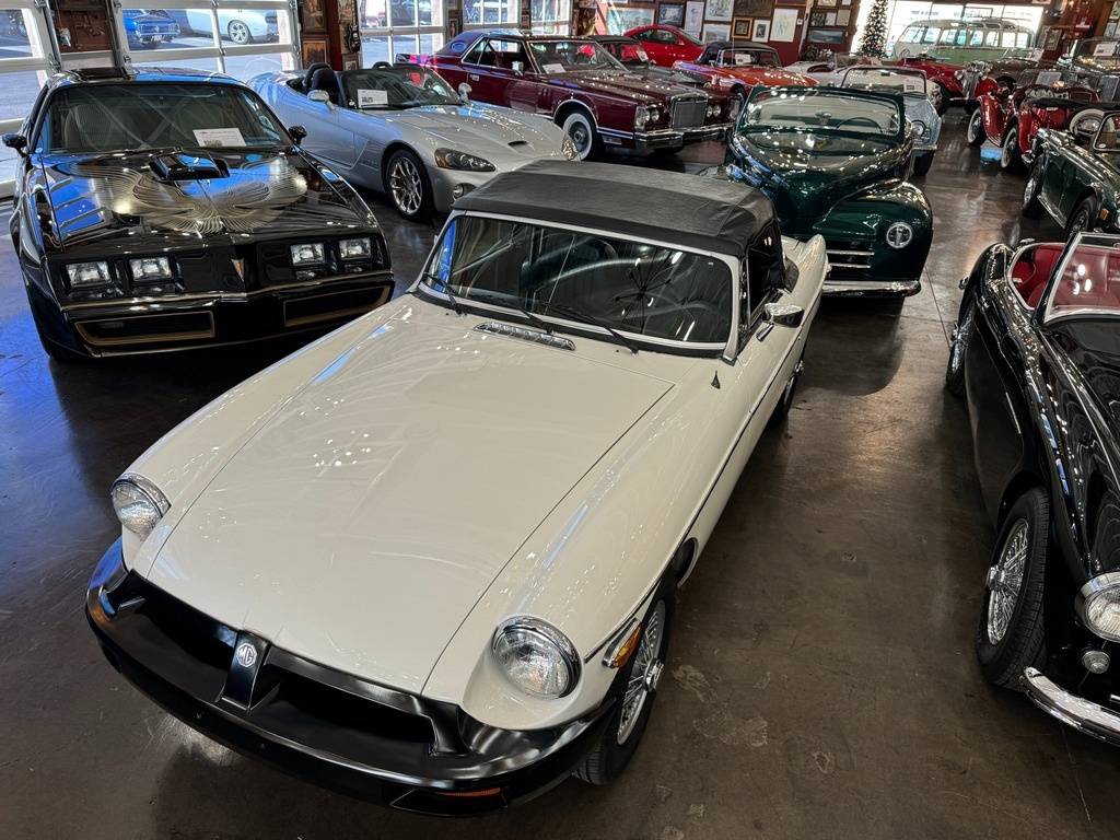 Mg-mgb-mk-iv-roadster-1979-white-47