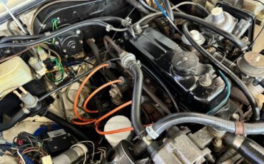 Mg-mgb-mk-iv-roadster-1979-white-53