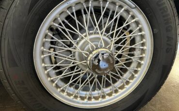 Mg-mgb-mk-iv-roadster-1979-white-7