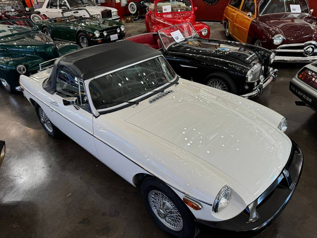 Mg-mgb-mk-iv-roadster-1979-white-77
