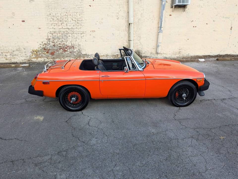 Mg-mgb-roadster-1978-orange-11