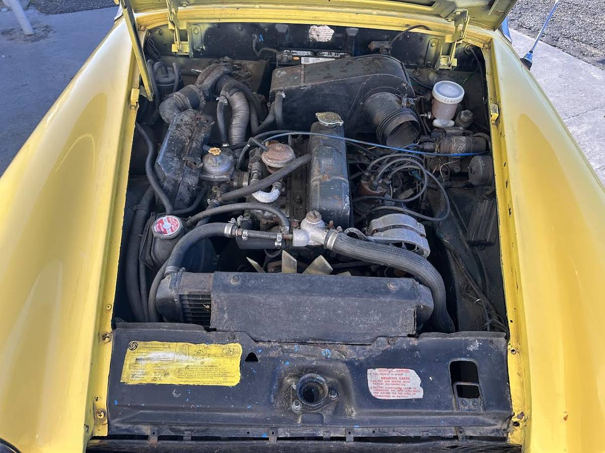 Mg-midget-1979-yellow-14