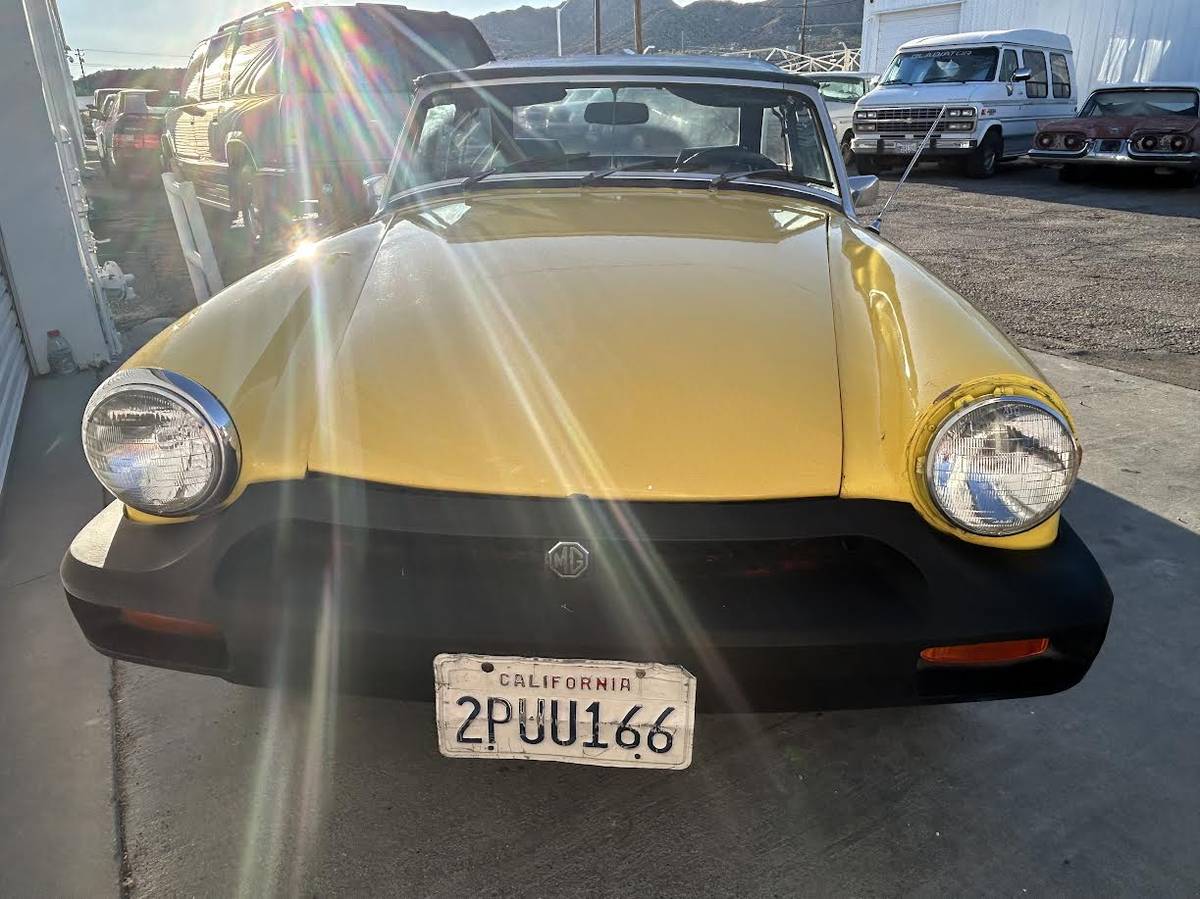 Mg-midget-1979-yellow-17