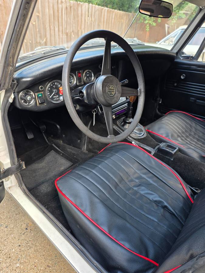 Mg-midget-convertable-1976-white-13