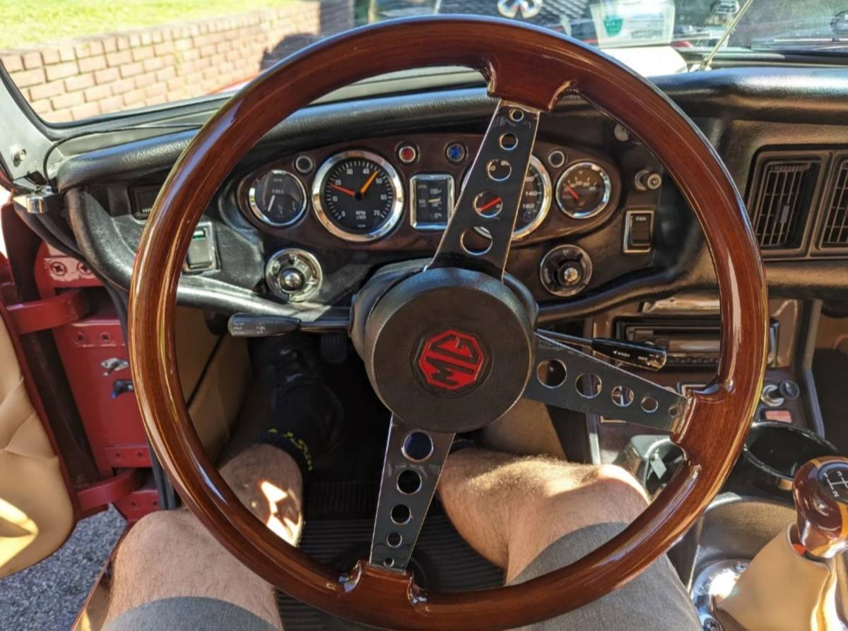 Mgb-convertible-1971-red-4