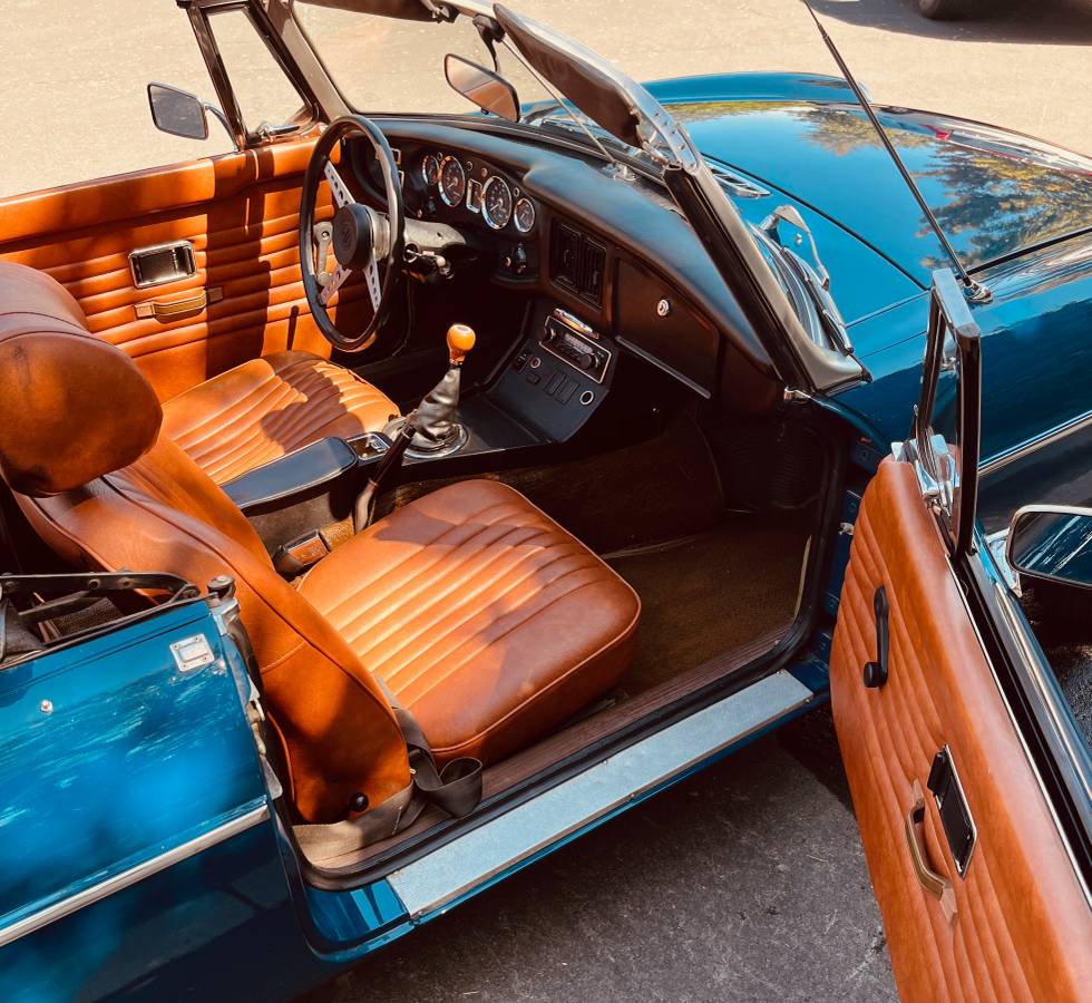 Mgb-convertible-1972-blue-3
