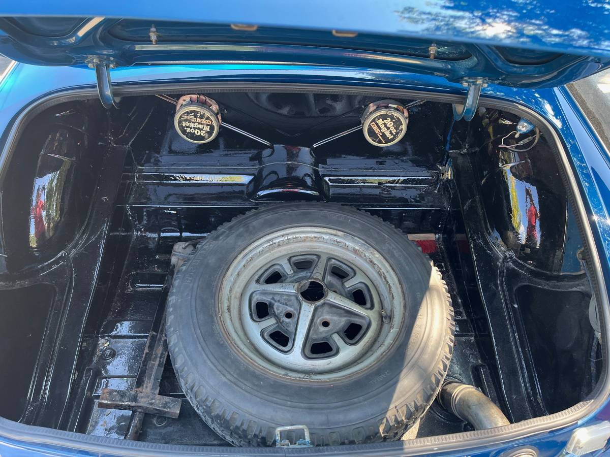 Mgb-convertible-1972-blue-9