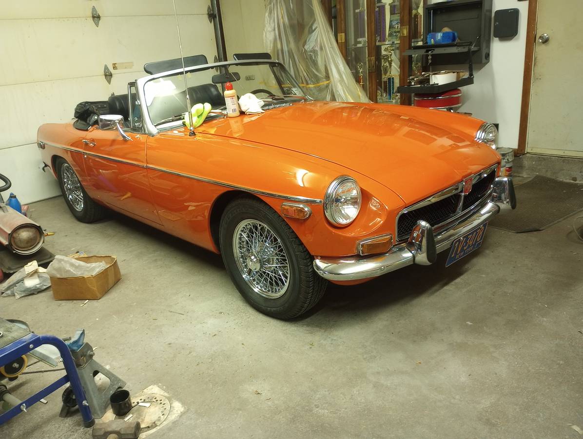 Mgb-convertible-1972-orange-1