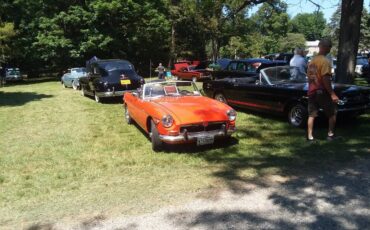 Mgb-convertible-1972-orange-10
