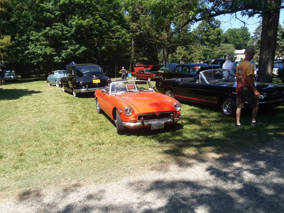 Mgb-convertible-1972-orange-10