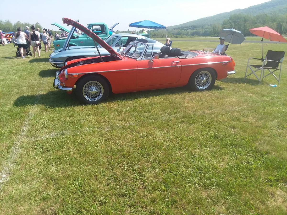 Mgb-convertible-1972-orange-13