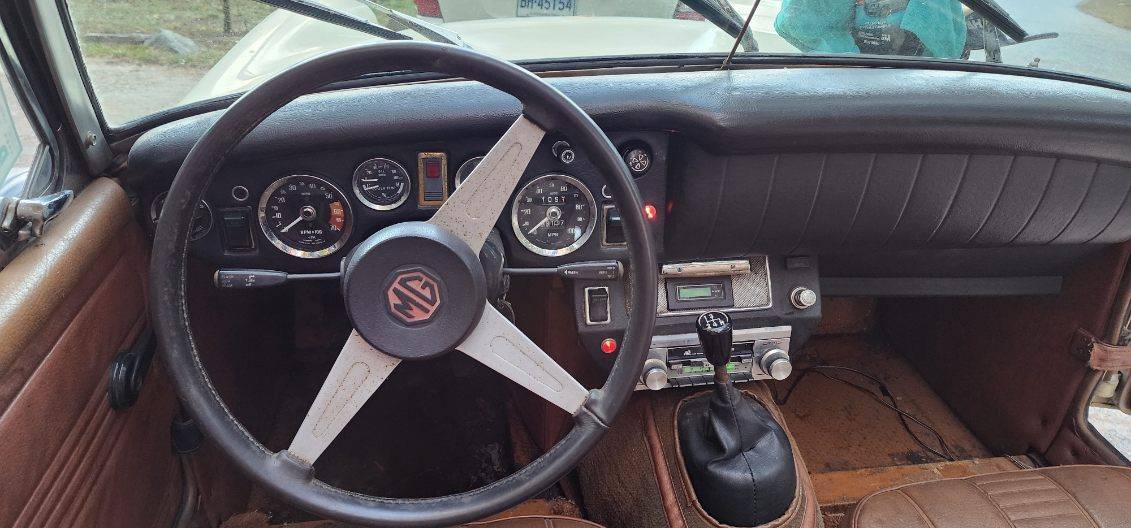 Mgb-convertible-1974-4