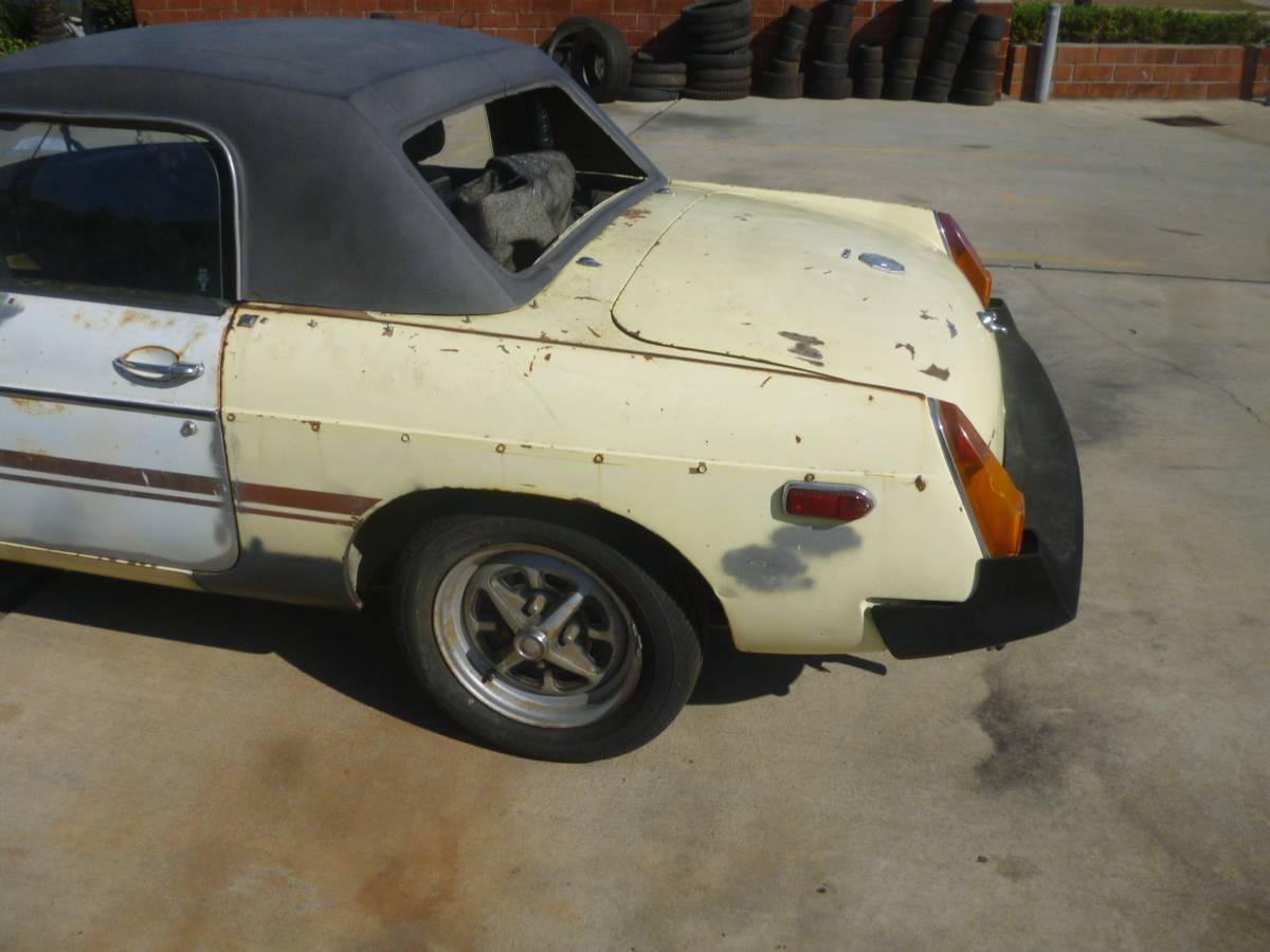 Mgb-convertible-1974-5
