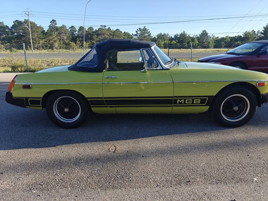Mgb-convertible-1975-yellow-2