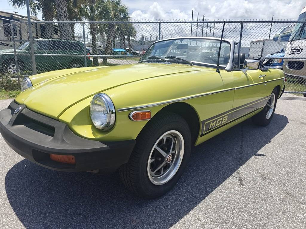 Mgb-convertible-1975-yellow-7