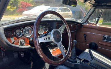 Mgb-convertible-1976-green-3