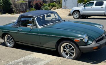 Mgb-convertible-1976-green-8